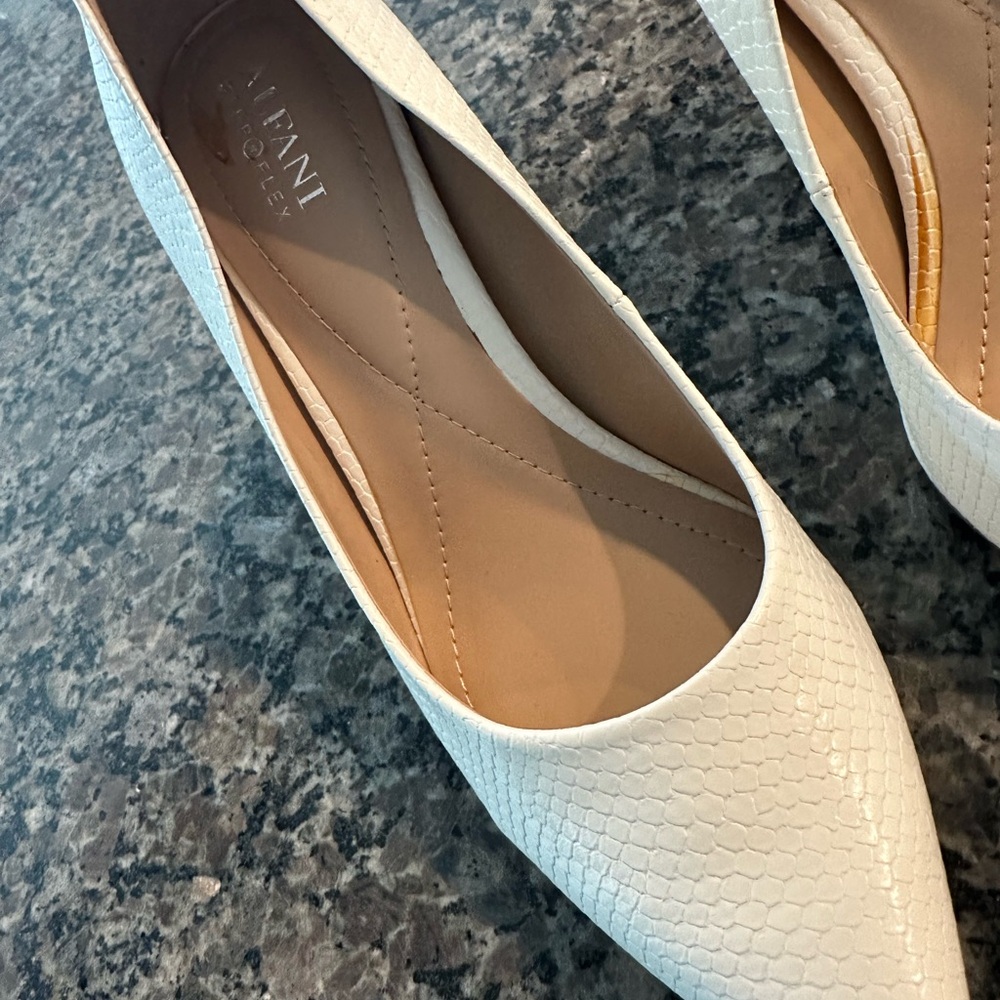 Elegant White Women's Heels - Picture 7 of 9